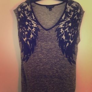 M grey knit winged shirt w/ faux leather trim